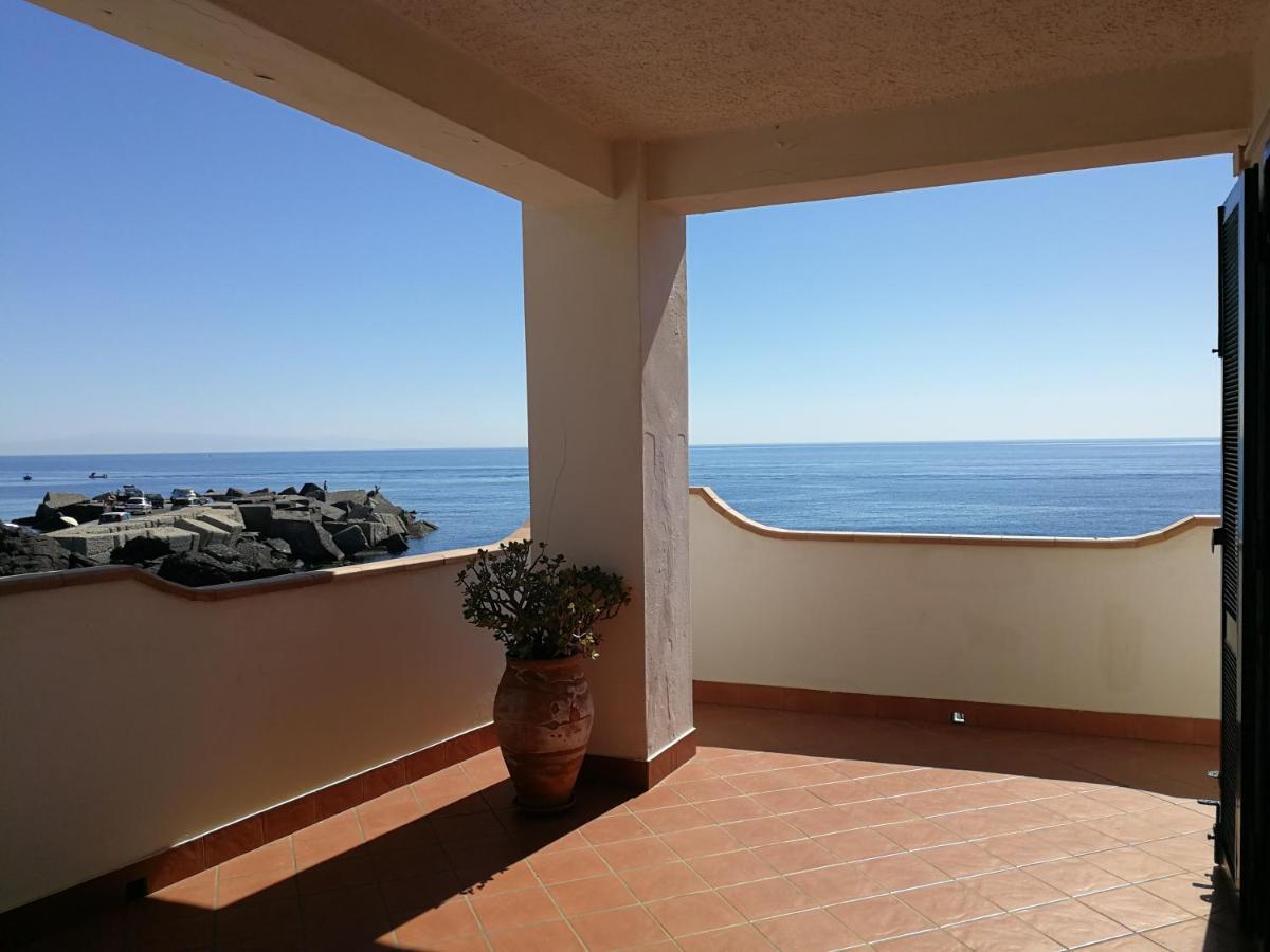 Villa Stella Del Mare Ачиреале Екстериор снимка