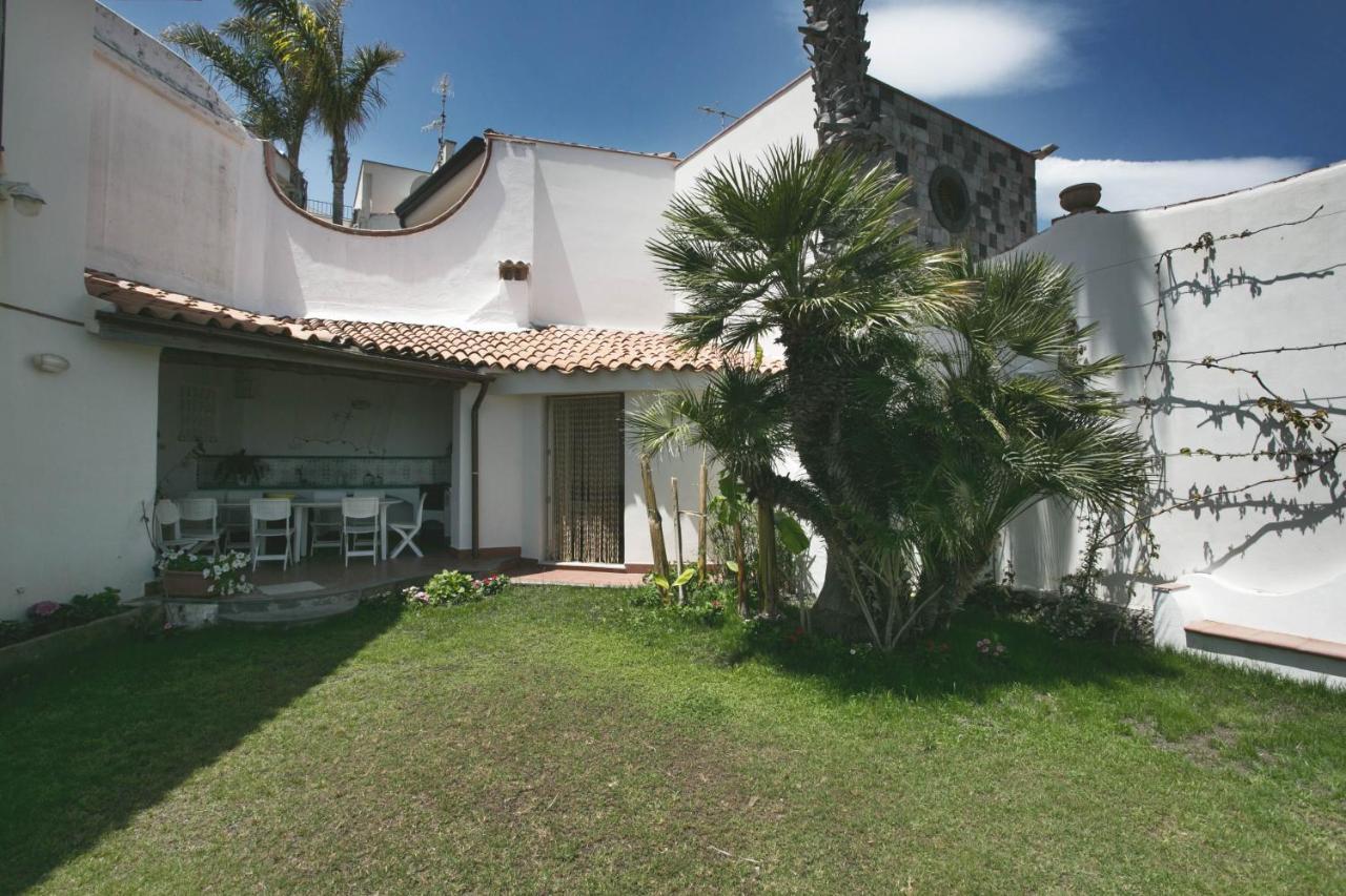 Villa Stella Del Mare Ачиреале Екстериор снимка